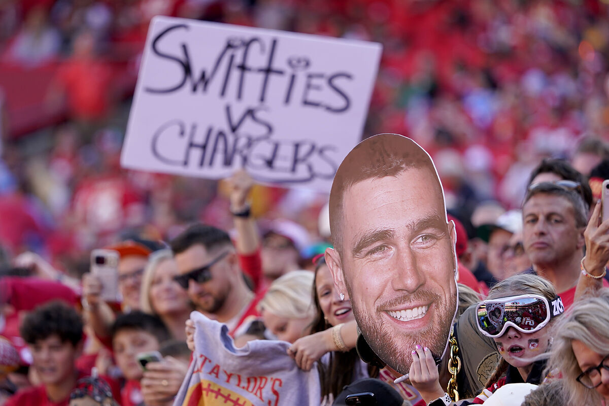Taylor Swift went to Travis Kelce’s mansion to have a good time the Chiefs’ win in type