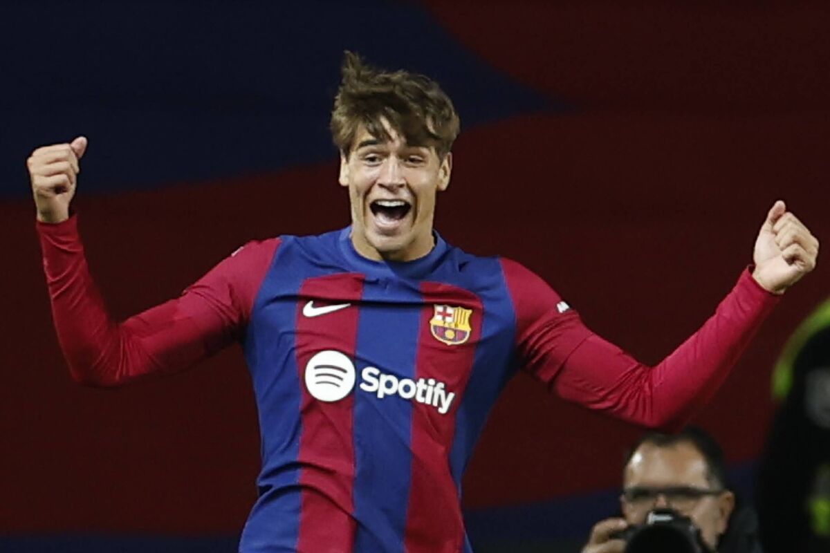 Barcelona: Who’s Marc Guiu? Barcelona’s 17-year-old goal-scorer: origins, comparisons and… how Xavi sees him