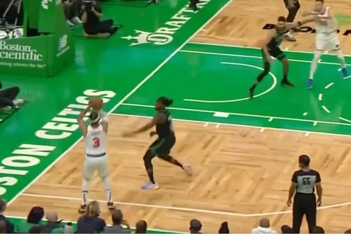 Josh Hart makes use of Jrue Vacation as backboard to sink unbelievable three in Knicks-Celtics conflict