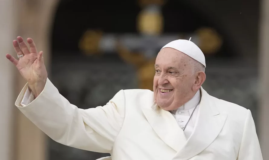 Pope Francis and his viral response to receiving a Mexican workforce’s jersey