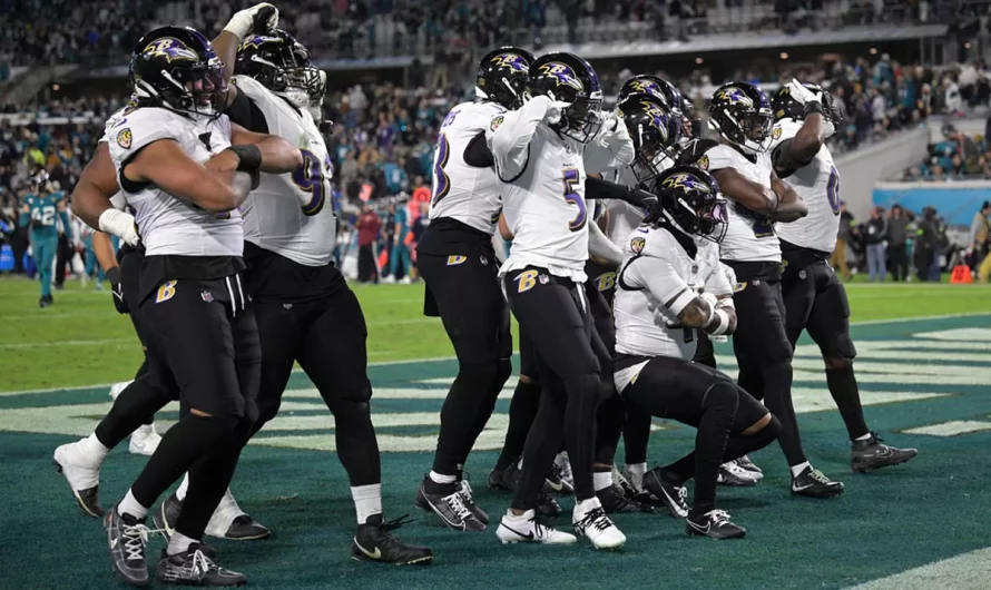 Ravens beat mistake-prone Jaguars 23-7 for 4th consecutive victory and clinch AFC playoff spot