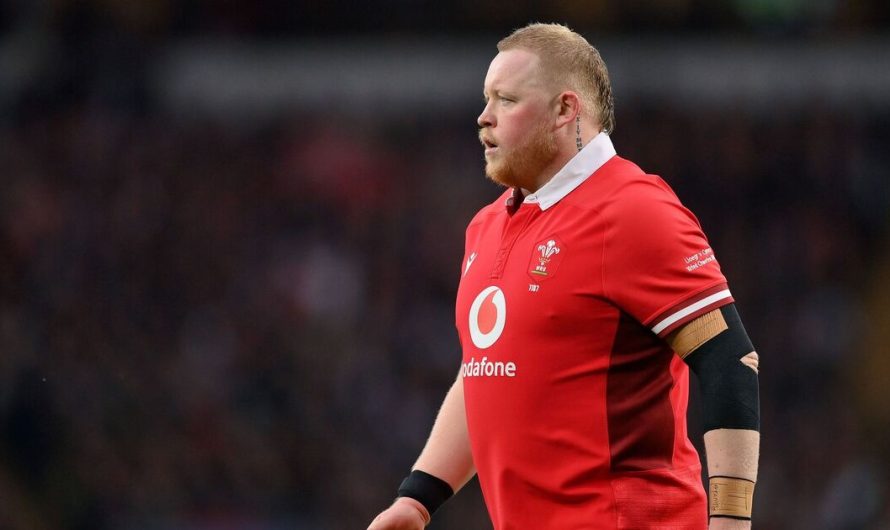 Wales Six Nations star mulls over over future with pet sausage canine | Rugby | Sport