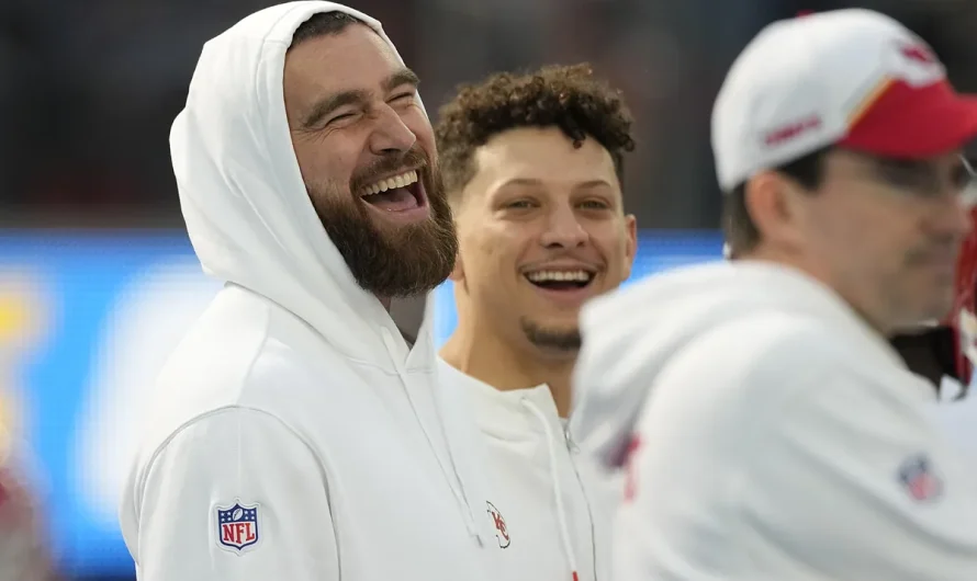 Patrick Mahomes and Travis Kelce compete in entrance of Brittany Mahomes to see who is quicker